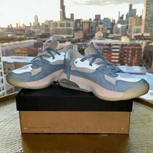 Women’s 7.5 Jumpman Jordan Air 200E